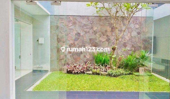 Rumah Mewah Dan Luas Tatar Larangtapa, Kota Baru Parahyangan 2