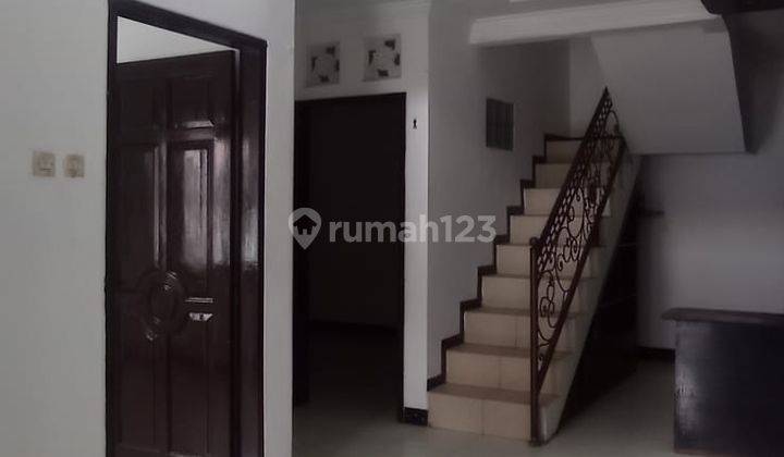 Rumah Cozy 3 Lantai Tatar Banyaksumba, Kota Baru Parahyangan 1