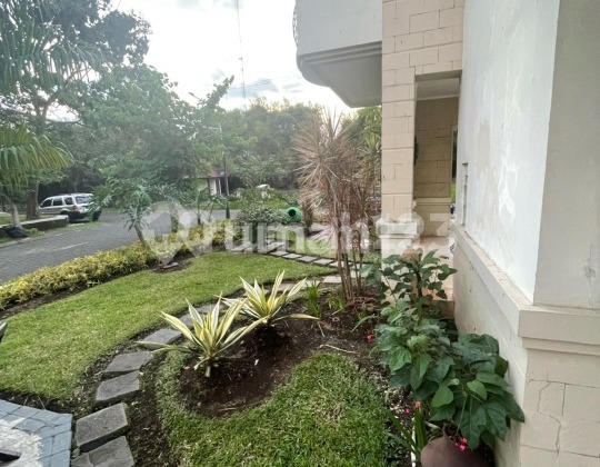 Rumah Terawat di Kota Baru Parahyangan Bandung