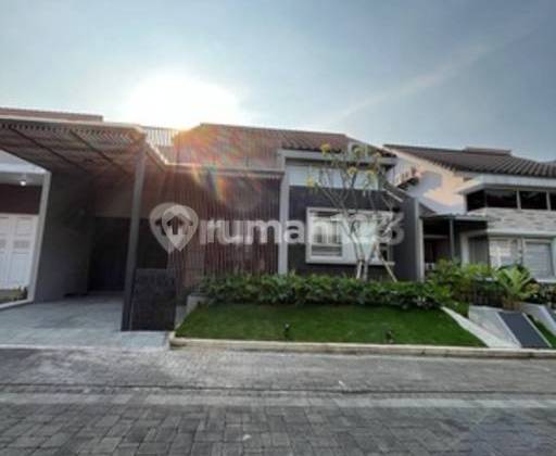 Rumah Nyaman di Kota Baru Parahyangan Bandung