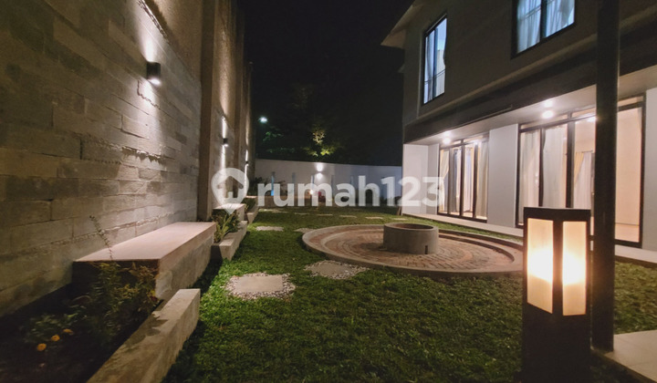 Luxury House in Kamandaka, Kota Baru Parahyangan, Bandung 2