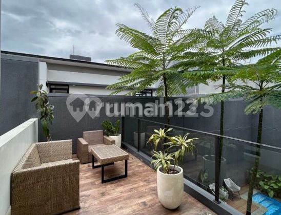 Rumah Villa Premium di Kota Baru Parahyangan Bandung