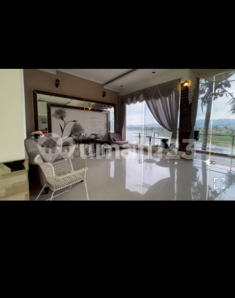 Rumah Super di Kota Baru Parahyangan Bandung