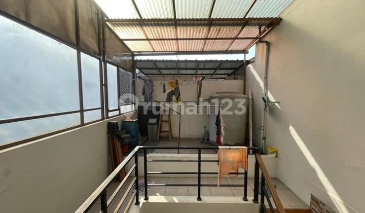 Top House Candra Puspa Wetan, New City Parahyangan, Bandung 2