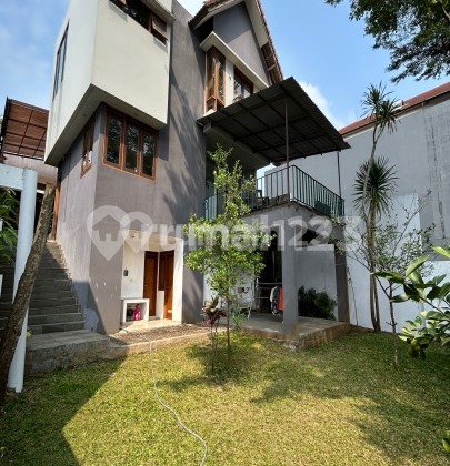 Rumah Cozy di Kota Baru Parahyangan Bandung