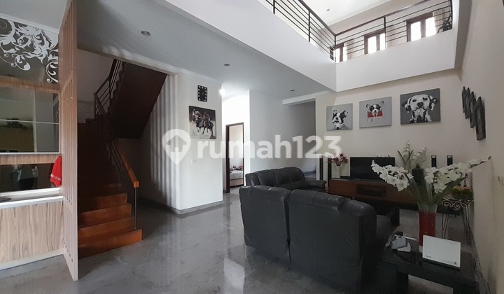 Rumah Unik di Tatar Ratnasasih Kota Baru Parahyangan Bandung