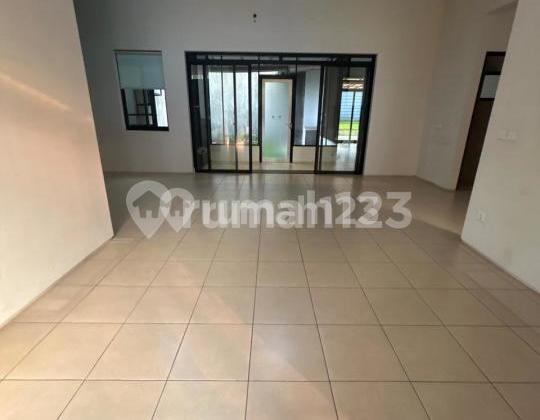 Minimalist House in Kota Baru Parahyangan Bandung