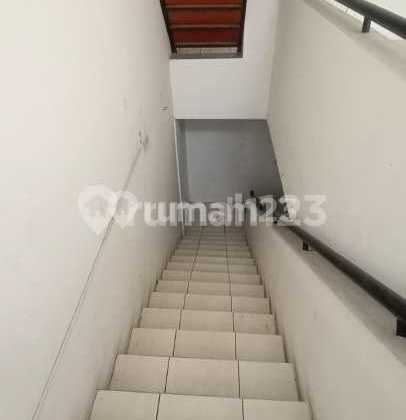 Ruko Cuan Nih di Mainroad Kota Baru Parahyangan Bandung