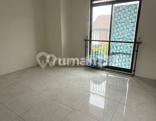 Rumah Cantik Kota Baru Parahyangan Bandung