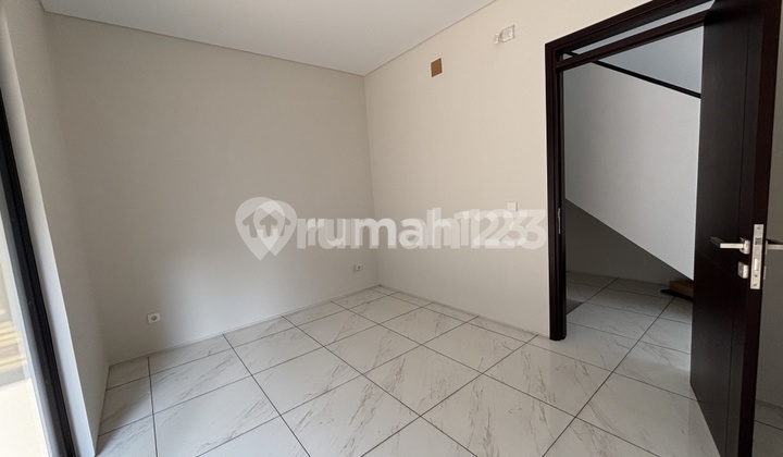 Rumah Mantap di Tatar Tarubhawana Kota Baru Parahyangan Bandung