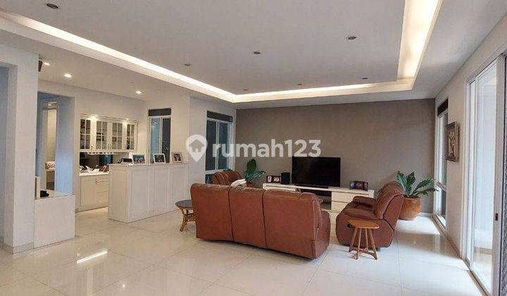 Rumah Elite House Semi Furnish Kota Baru Parahyangan 1