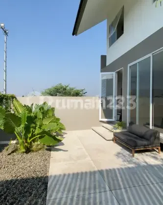 Rumah Estetikdi Tatar Kumalasinta Kota Baru Parahyangan Bandung