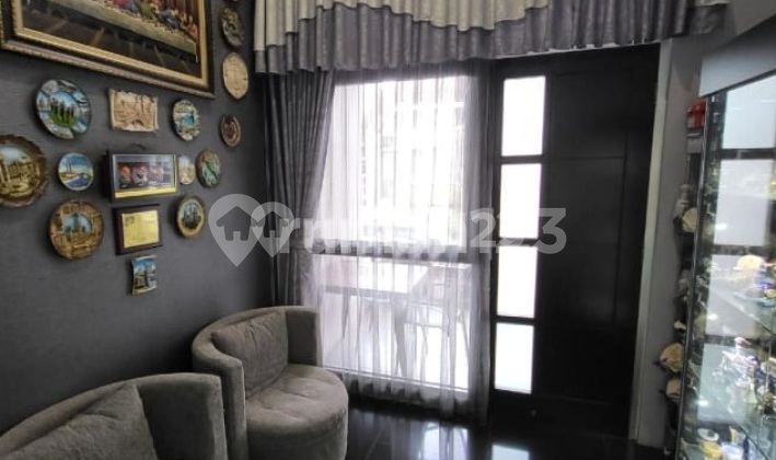 Rumah Minimalis di Kota Baru Parahyangan Bandung