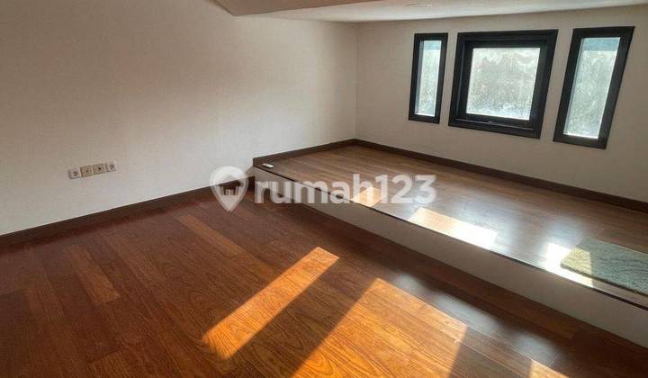 Rumah Sudah Renovasi Tatar Wangsakerta Kota Baru Parahyangan Kbp