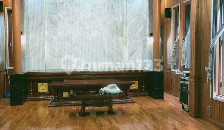 Rumah Mewah di Kota Baru Parahyangan Bandung