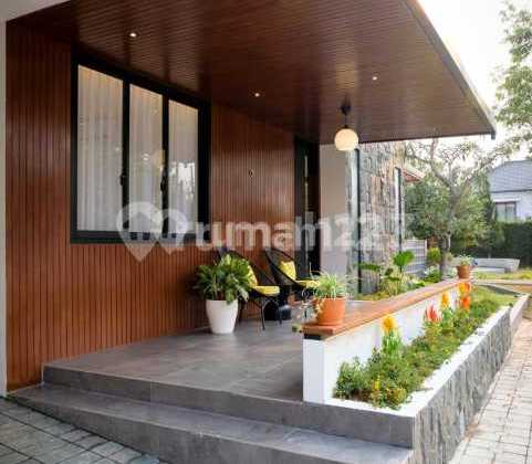Rumah Estetik di Kota Baru Parahyangan Bandung