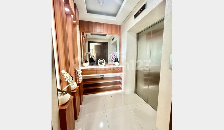 Kemang Village 3 Bedrooms Private Elevator High Floor 2