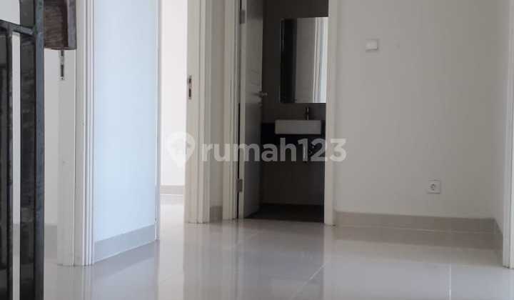 Rumah 2 Lantai Bagus di Cluster Volta  3