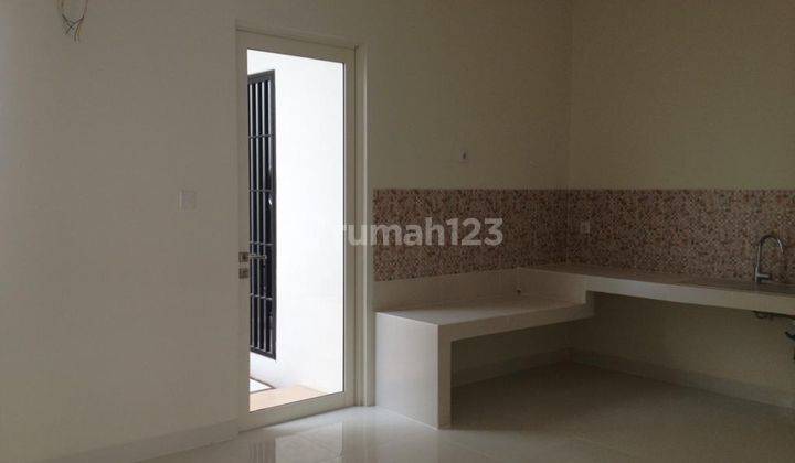 Rumah 2 Lantai Bagus di Cluster Volta  4