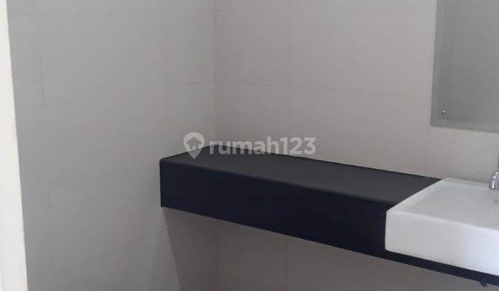 Rumah 2 Lantai Bagus di Cluster Volta  10