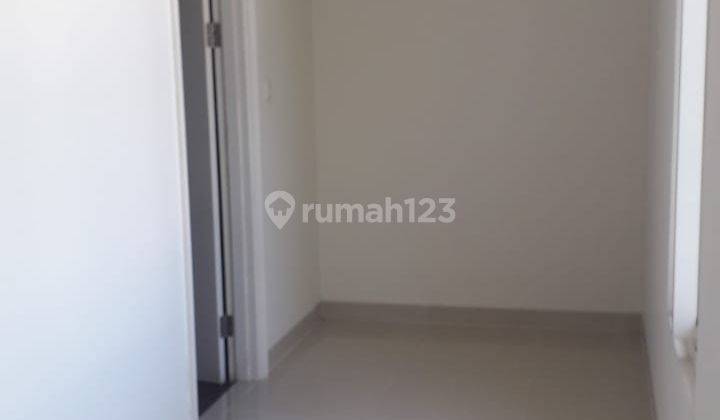 Rumah 2 Lantai Bagus di Cluster Volta  12