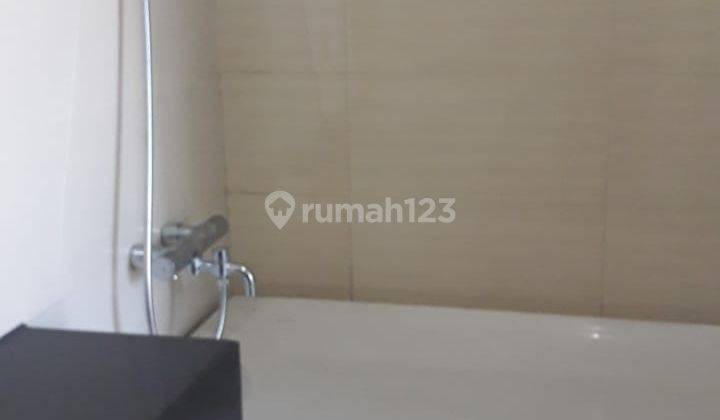 Rumah 2 Lantai Bagus di Cluster Volta  15