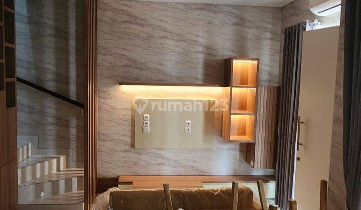 Rumah baru blm pernah huni, full furnished 2 Lantai di Malibu village  2