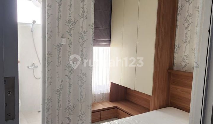 Rumah baru blm pernah huni, full furnished 2 Lantai di Malibu village  9