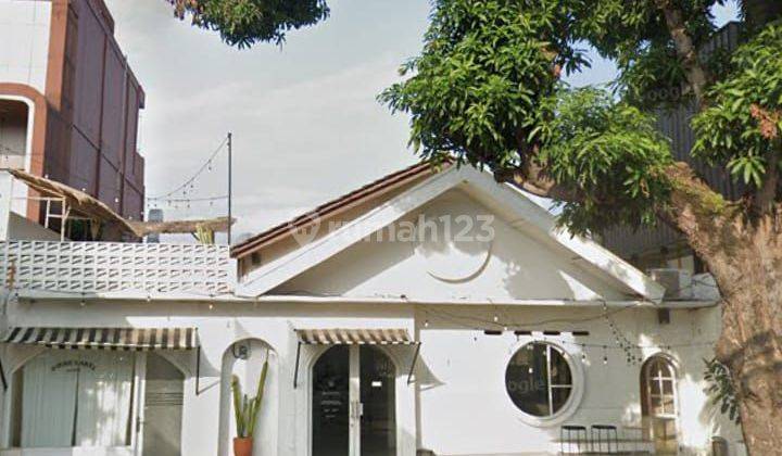 Rumah cocok utk kafe  disewakan di dekat MBK 1