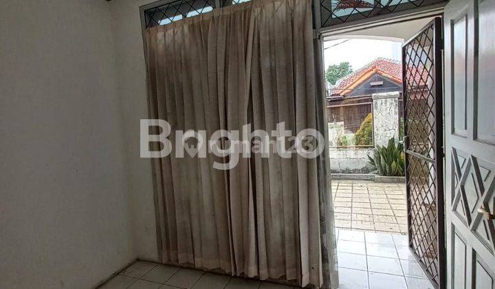 Rumah 2 Lantai Mahkota Simprug Ciledug 2