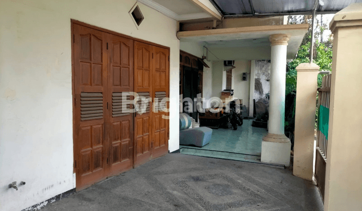 RUMAH SURABAYA BARAT FURNISHED DEKAT HR MUHAMMAD, PAKUWON INDAH 2