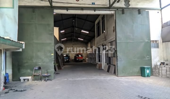 Margomulyo Permia Warehouse, Rarely Available, Ready to Use, Close to Dupak Toll Road. Margomulyo Permia Warehouse, Rarely Available, Ready to Use, Close to Dupak Toll Road.