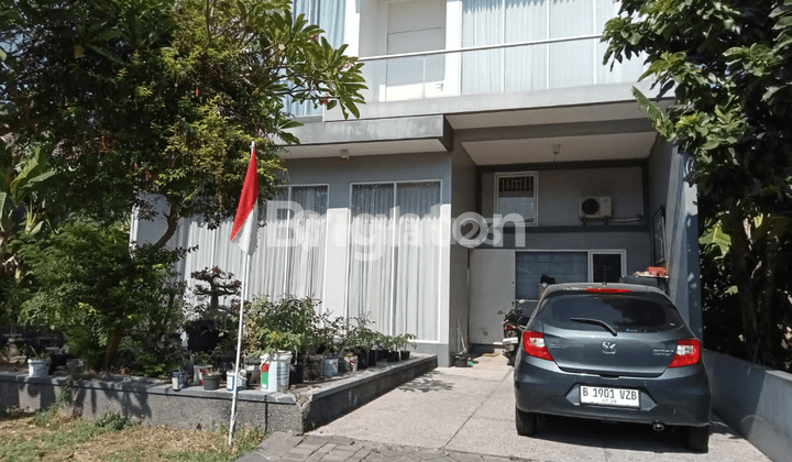 RUMAH MINIMALIS SEMEMI SPLIT LEVEL DI JALAN UTAMA PERUMAHAN ONE GATE DEKAT MANUKAN , BENOWO 2