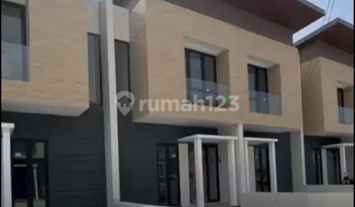 Rumah Alana Gunungsari Hadap Nol Jalan Dekat Wiyung, Karangpilang 2