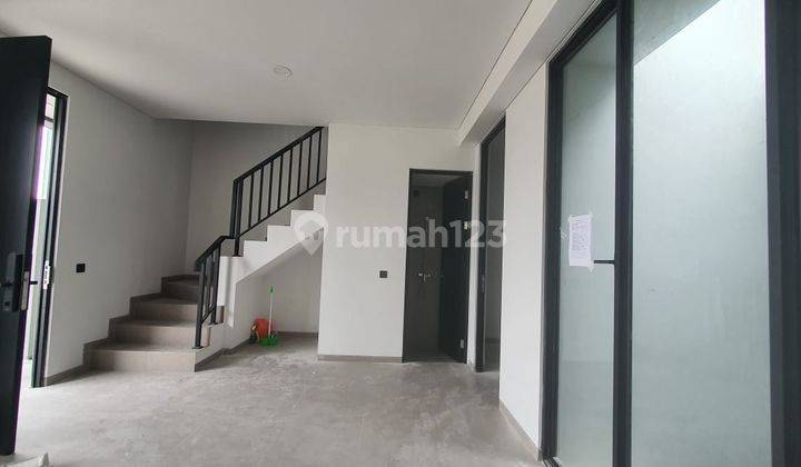 Rumah Siap Huni Grand Eastern Sukolilo 2 Lantai Masih Baru Bagus 2