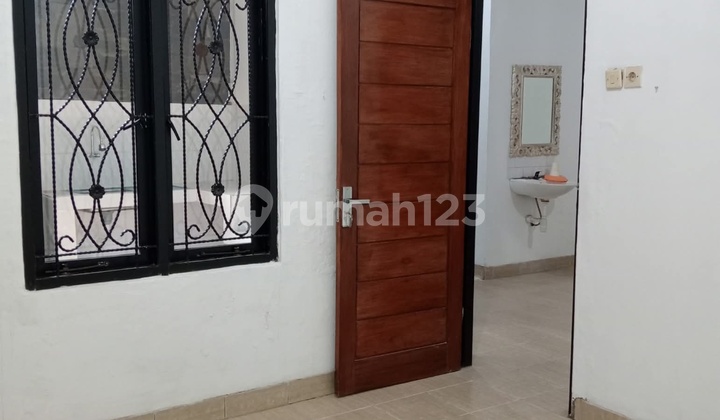 Ready-to-Occupy House in Kendalsari Rungkut Near Merr and Nirwana Executive Housing Complex Ready-to-Occupy House in Kendalsari Rungkut Near Merr and Nirwana Executive Housing Complex