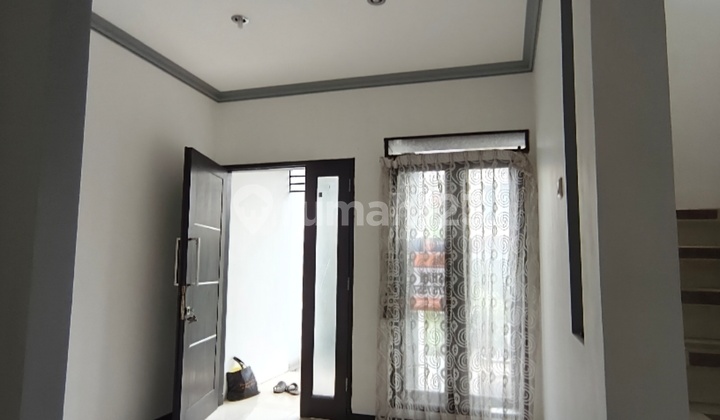 Rumah Cakep Komplek One Gate di Green Hill Karang Ploso Malang 2