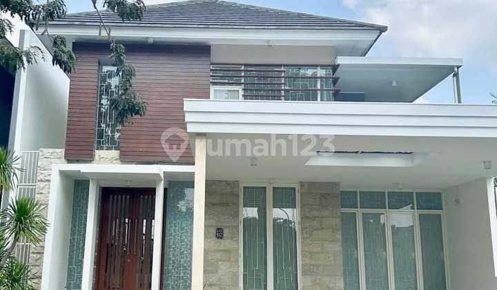 Nice 2-Story Semi-Furnished House at Citraland Utama, Near the Merlion Statue, West Surabaya Nice 2-Story Semi-Furnished House at Citraland Utama, Near the Merlion Statue, West Surabaya