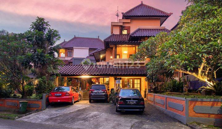 Rumah Bernuansa Bali Sejuk Halaman Luas di Bali View Cirendeu 1