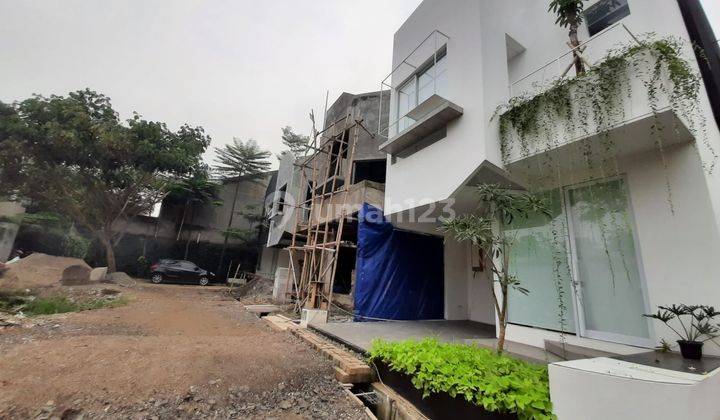 Rumah Modern Dengan Sentuhan Kehidupan Mewah di Linaya Ciputat 2