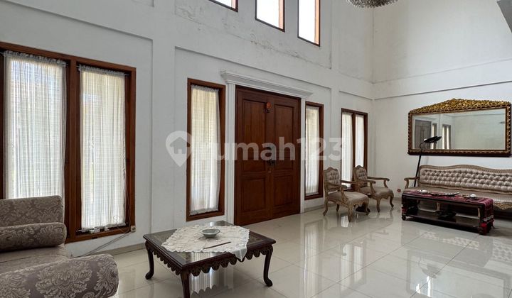 Rumah Mewah Luas 1040 M² Lengkap Swimpool Dalam Komplek di Cinere 2
