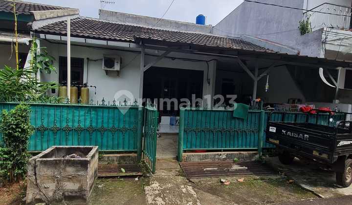 Ready-to-Occupy House in Pondok Cabe 1