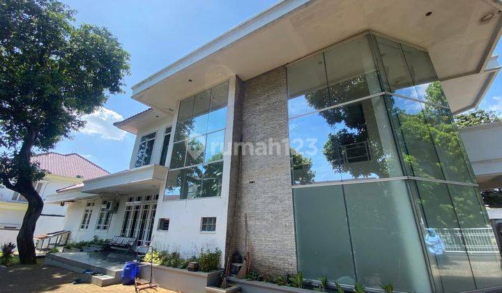 Rumah Modern Lokasi Strategis di Lebak Bulus  9