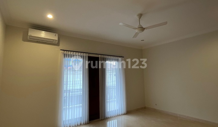 Rumah Super Luas Fully Furnished + Private Pool di Pejaten Barat 2