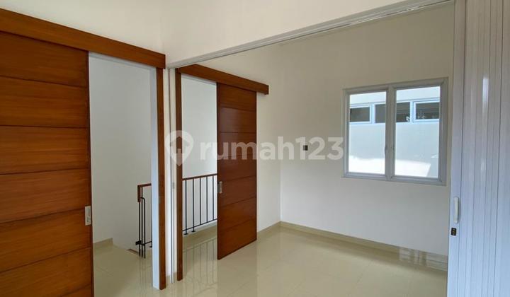 Rumah Semi Furnished Dalam Komplek 2 Menit ke Tol Andara 2