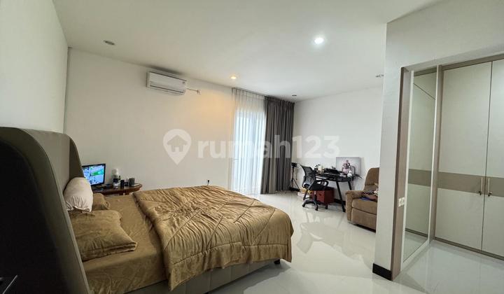 Rumah Super Nyaman Konsep Open Space Full Furnished di Cinere 2