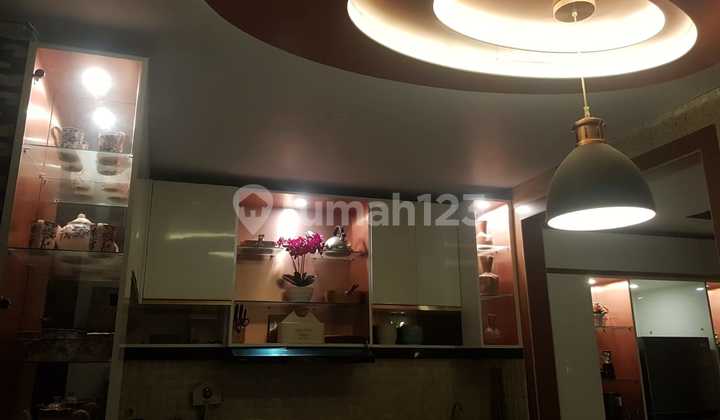 Rumah Luas 2 Lantai Dalam Komplek Asri dan Strategis di Cirendeu 2