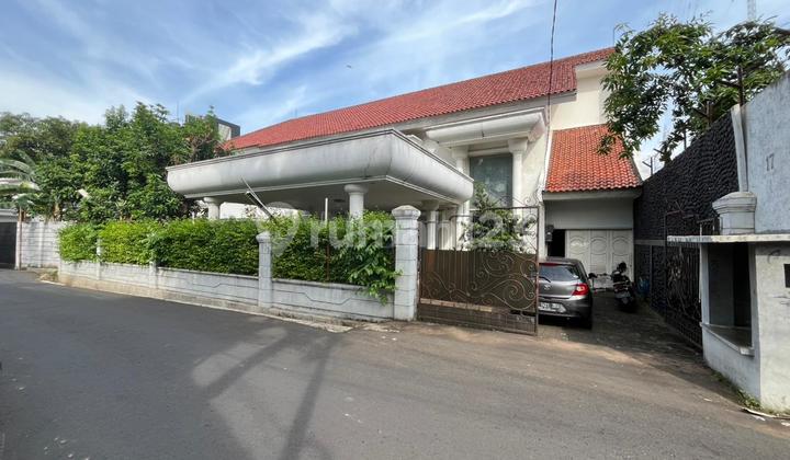 Spacious Well-Maintained House with an Open Layout in the Premium Location of Cilandak