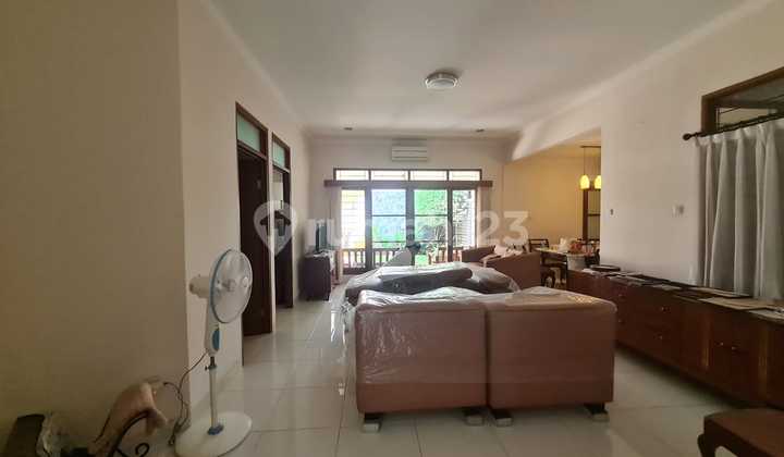 Rumah Terawat Berhalaman Belakang Luas Dalam Komplek di Cinere 2