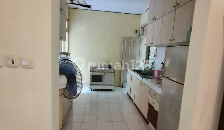 Rumah Lama Terawat di Bukit Cinere Indah